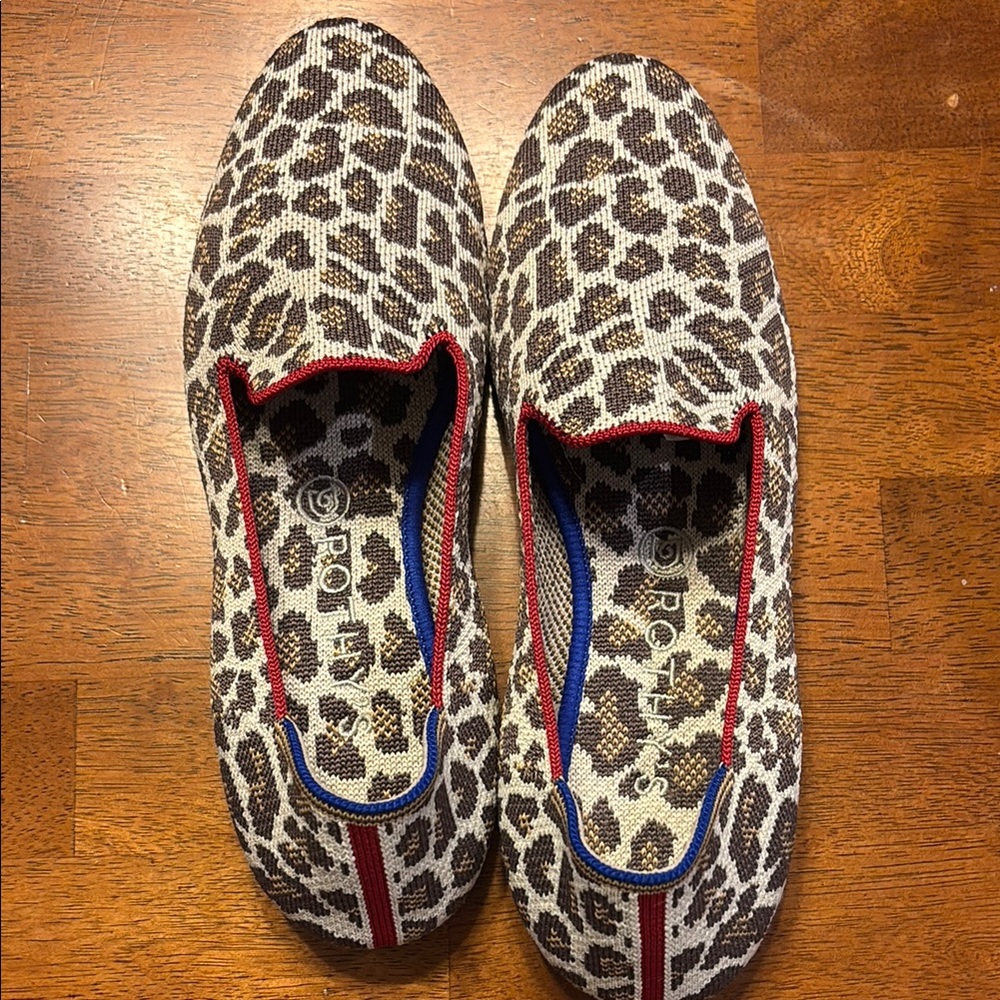 Leopard Print Slip-On Shoes